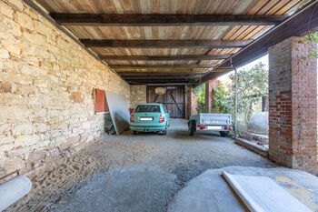 Prodej domu, 900 m2, Obora