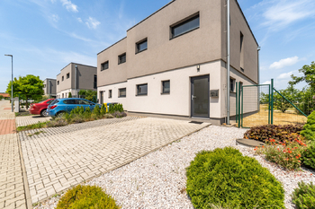 Pronájem domu, 110 m2, Bašť