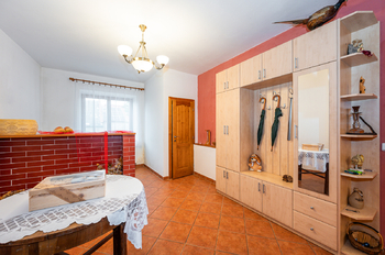 Prodej domu, 380 m2, Uhřice