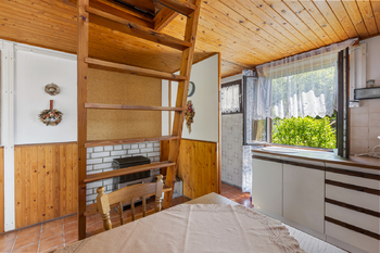 Prodej pozemku, 805 m2, Dolní Hbity