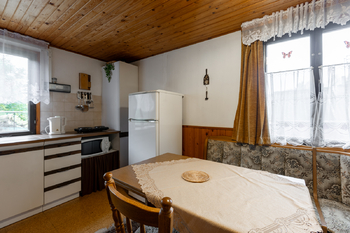 Prodej pozemku, 805 m2, Dolní Hbity