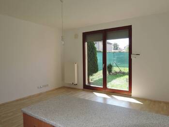Pronájem bytu 1+kk v osobním vlastnictví, 28 m2, Hostivice