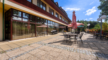 Prodej komerčního prostoru, 2000 m2, Lesní Hluboké