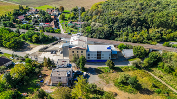 Prodej komerčního objektu, 1432 m2, Pouzdřany