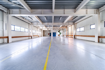 Prodej komerčního objektu, 1432 m2, Pouzdřany