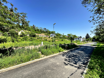 Prodej pozemku, 783 m2, Zvoleněves