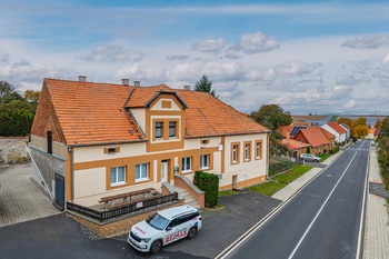 Prodej komerčního objektu, 670 m2, Zbrašín
