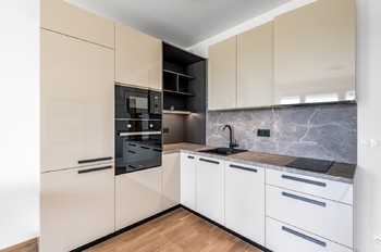 Pronájem bytu 1+kk v osobním vlastnictví, 42 m2, Praha 8 - Karlín