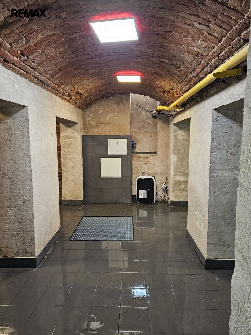 Pronájem obchodního prostoru, 110 m2, Praha
