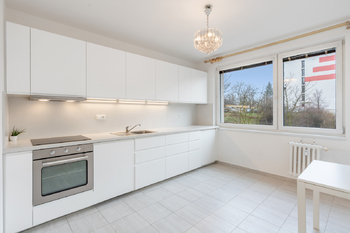 Prodej bytu 3+1 v osobním vlastnictví, 85 m2, Praha 9 - Černý Most