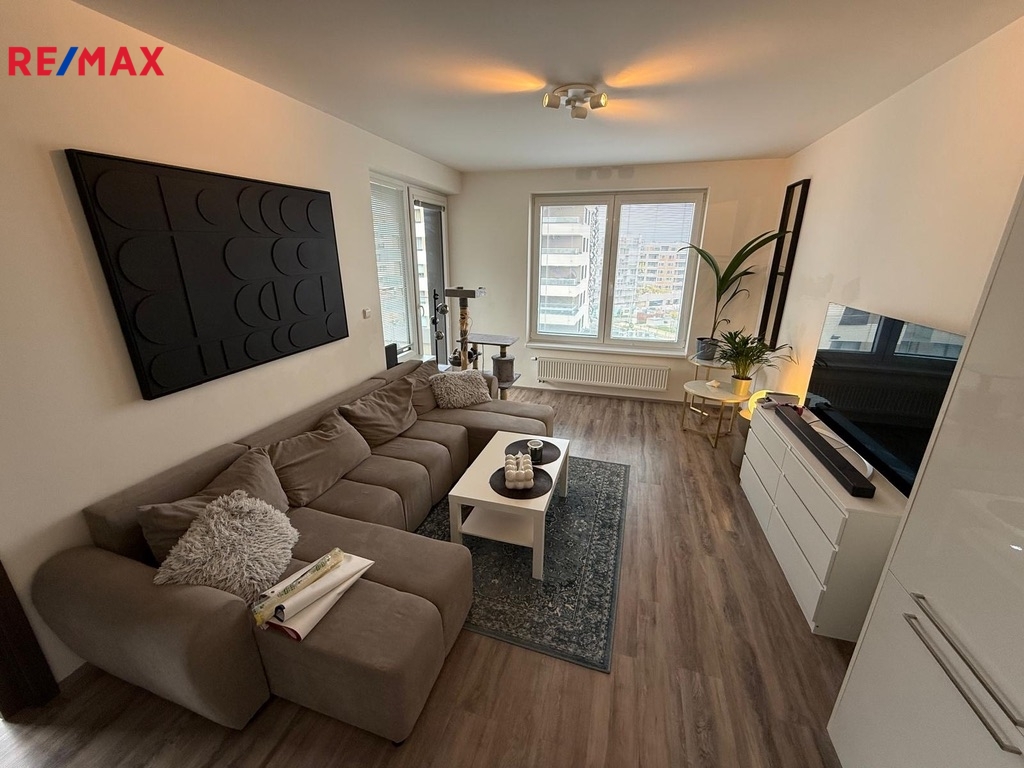 Pronájem bytu 2+kk v družstevním vlastnictví, 54 m2, Praha 5 - Hlubočepy