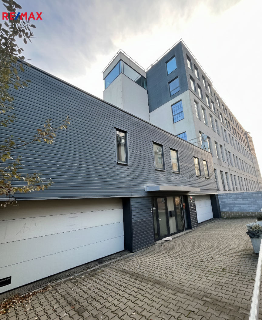 Pronájem komerčního objektu, 102 m2, Praha 5 - Smíchov