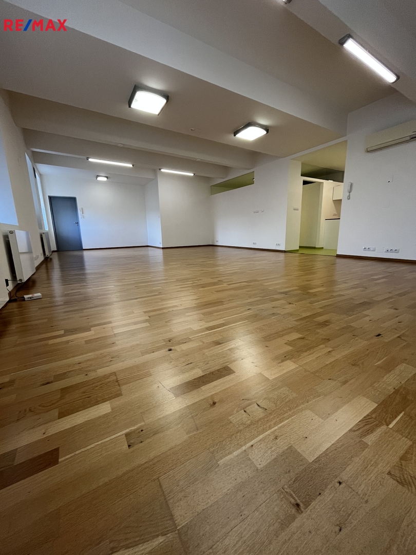 Pronájem komerčního objektu, 102 m2, Praha 5 - Smíchov