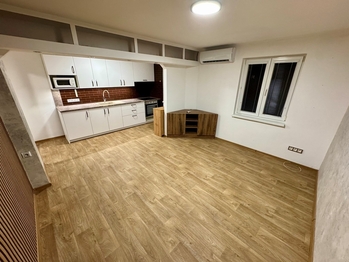 Pronájem bytu 2+kk v osobním vlastnictví, 52 m2, Břeclav