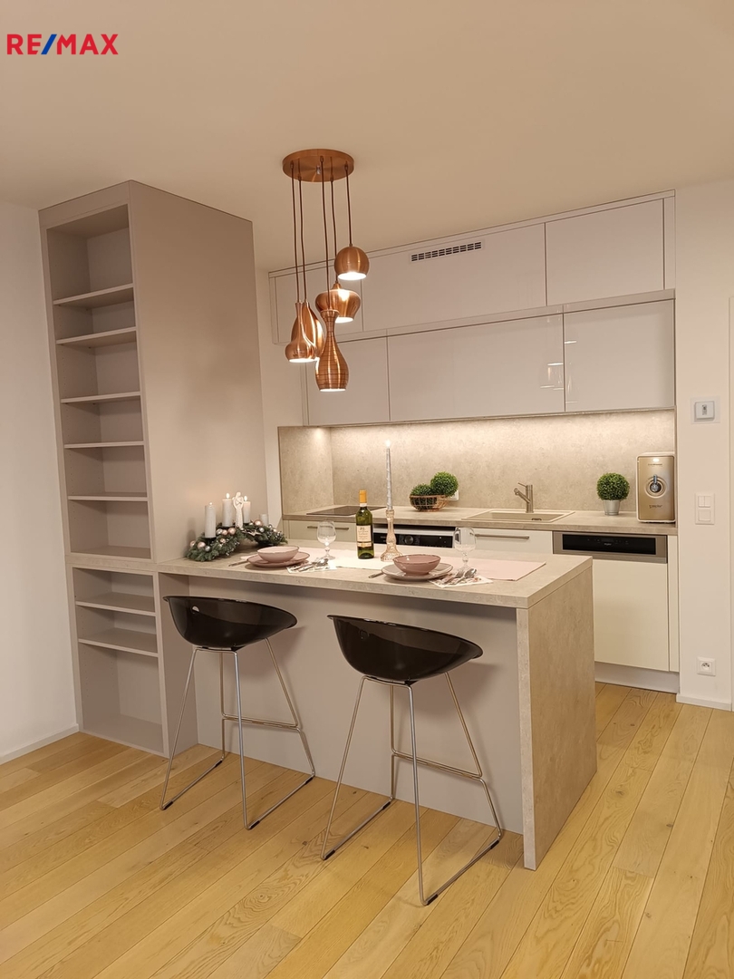 Pronájem bytu 1+kk v osobním vlastnictví, 40 m2, Praha 10 - Vršovice