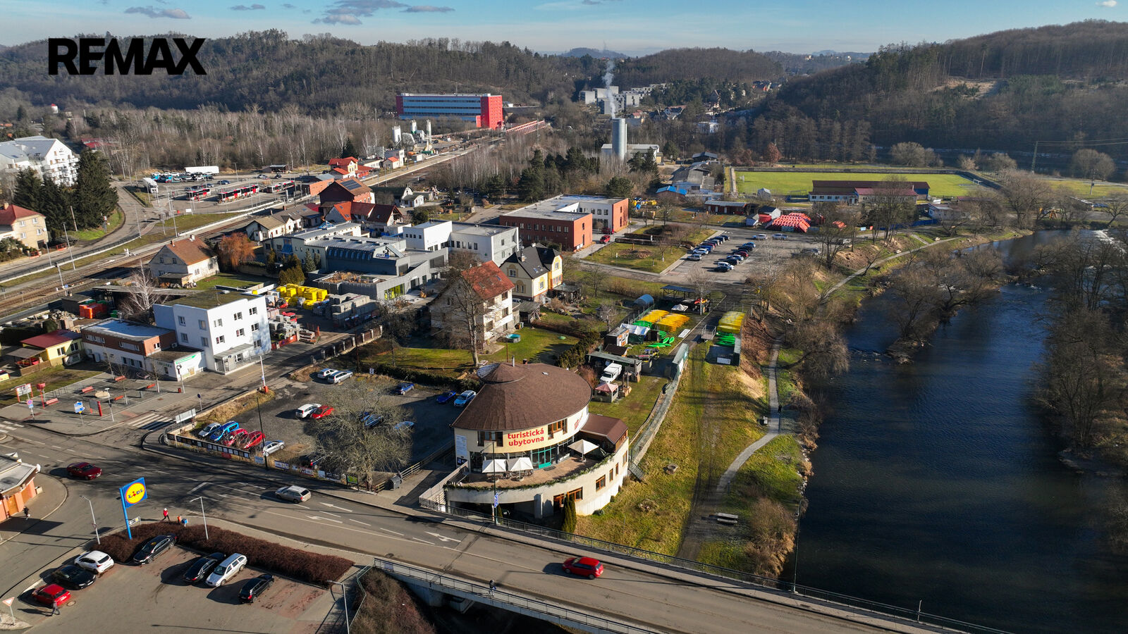 Prodej obchodního prostoru, 200 m2, Týnec nad Sázavou