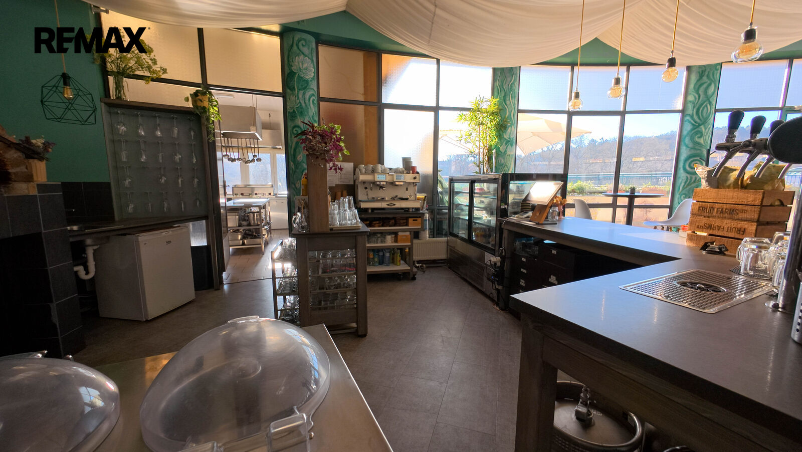 Prodej obchodního prostoru, 200 m2, Týnec nad Sázavou