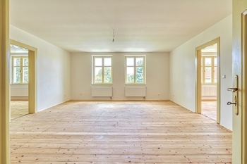 Pronájem komerčního objektu, 270 m2, Běloky