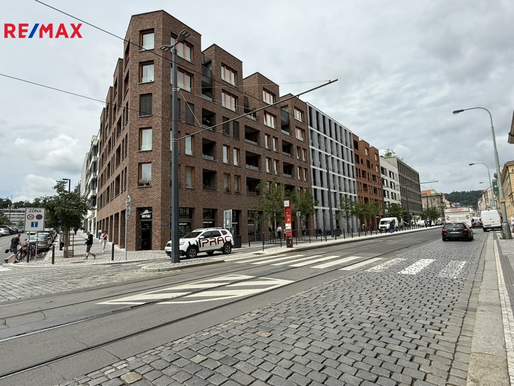 Prodej komerčního prostoru, 1594 m2, Praha 5 - Smíchov