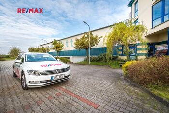 Pronájem komerčního objektu, 923 m2, Strančice