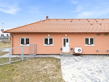 Prodej domu, 110 m2, Káraný
