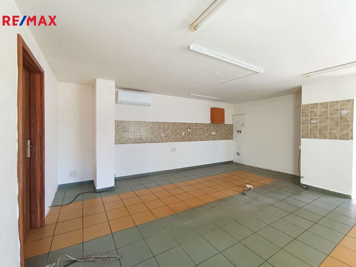 Pronájem komerčního objektu, Úvaly