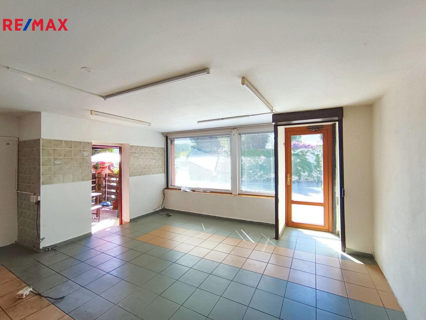 Pronájem komerčního objektu, Úvaly