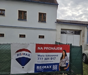 Pronájem komerčního objektu, 87 m2, Hájek