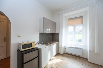 Pronájem bytu 1+kk v osobním vlastnictví, 25 m2, Praha 8 - Libeň