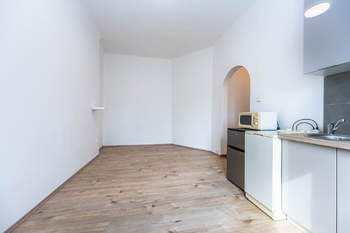 Pronájem bytu 1+kk v osobním vlastnictví, 25 m2, Praha 8 - Libeň