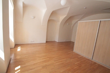 Pronájem bytu 1+1 v osobním vlastnictví, 44 m2, Kolín