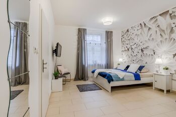 Pronájem bytu 1+kk v osobním vlastnictví, 35 m2, Praha 7 - Holešovice