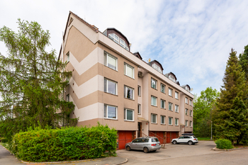 Prodej bytu 4+1 v osobním vlastnictví, 77 m2, Praha 9 - Újezd nad Lesy