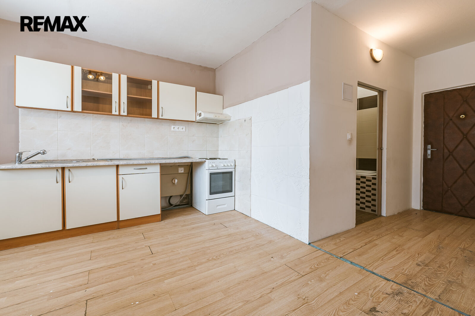 Prodej bytu 1+1, 36 m2, Bystřany