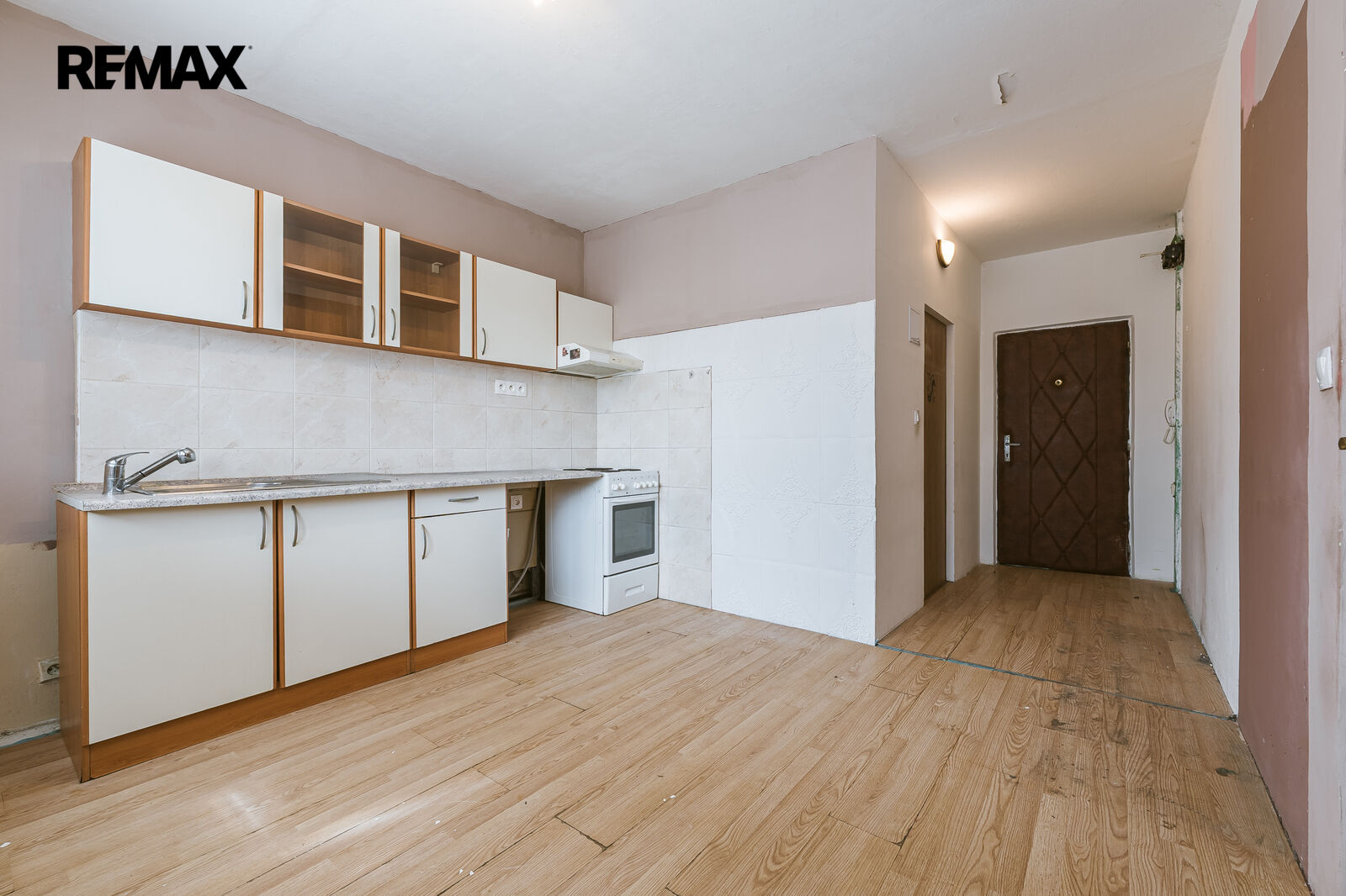 Prodej bytu 1+1, 36 m2, Bystřany