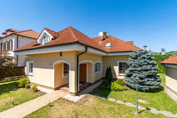 Pronájem domu, 280 m2, Průhonice