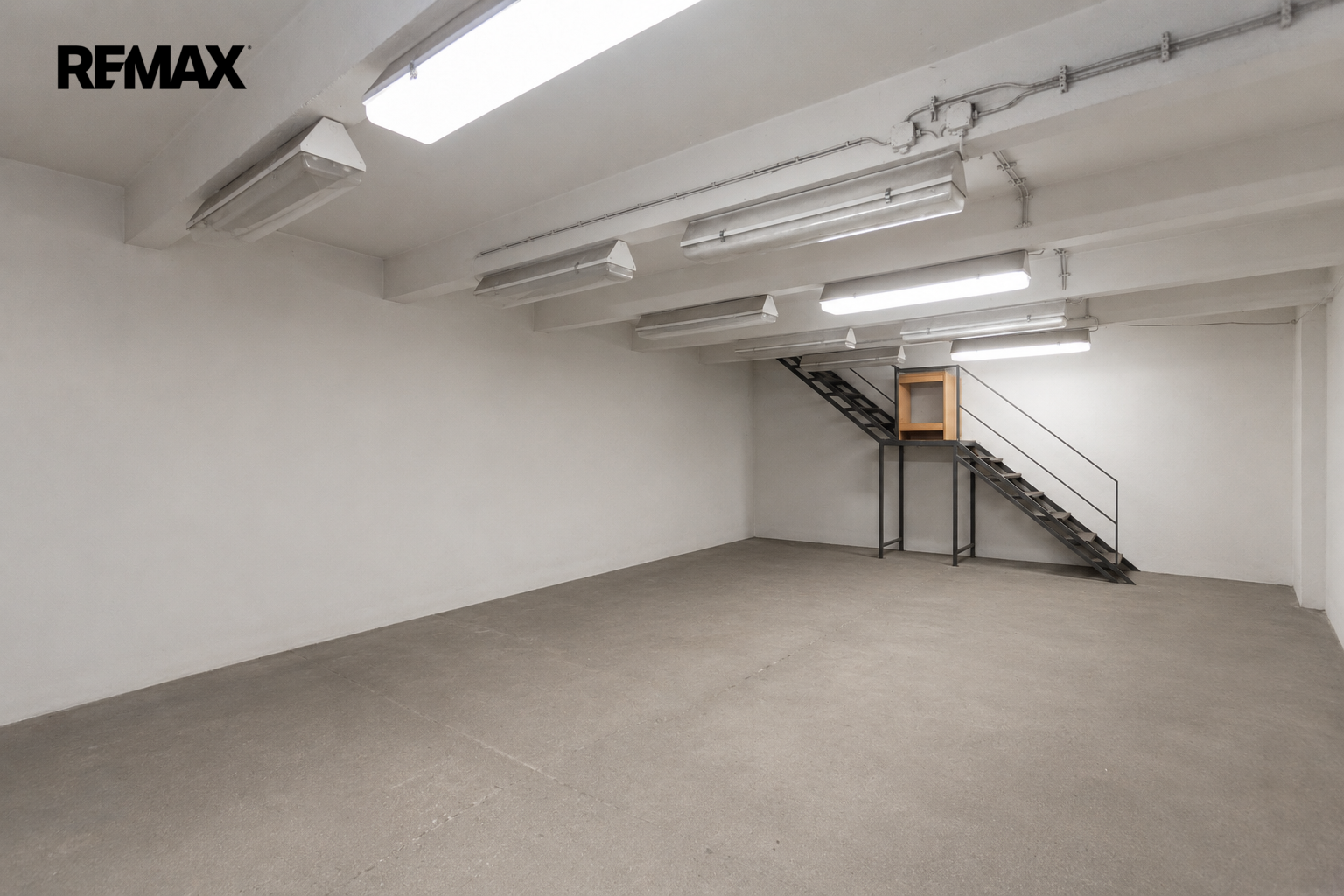 Pronájem komerčního objektu, 140 m2, Praha 10 - Strašnice