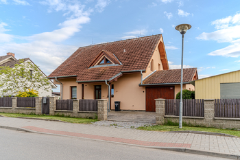 Pronájem domu, 150 m2, Dříteň