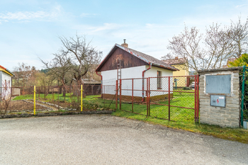 Prodej pozemku, 739 m2, Holubov