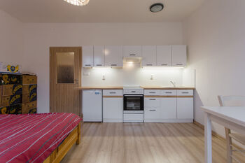 Pronájem bytu 1+kk v osobním vlastnictví, 27 m2, Brno