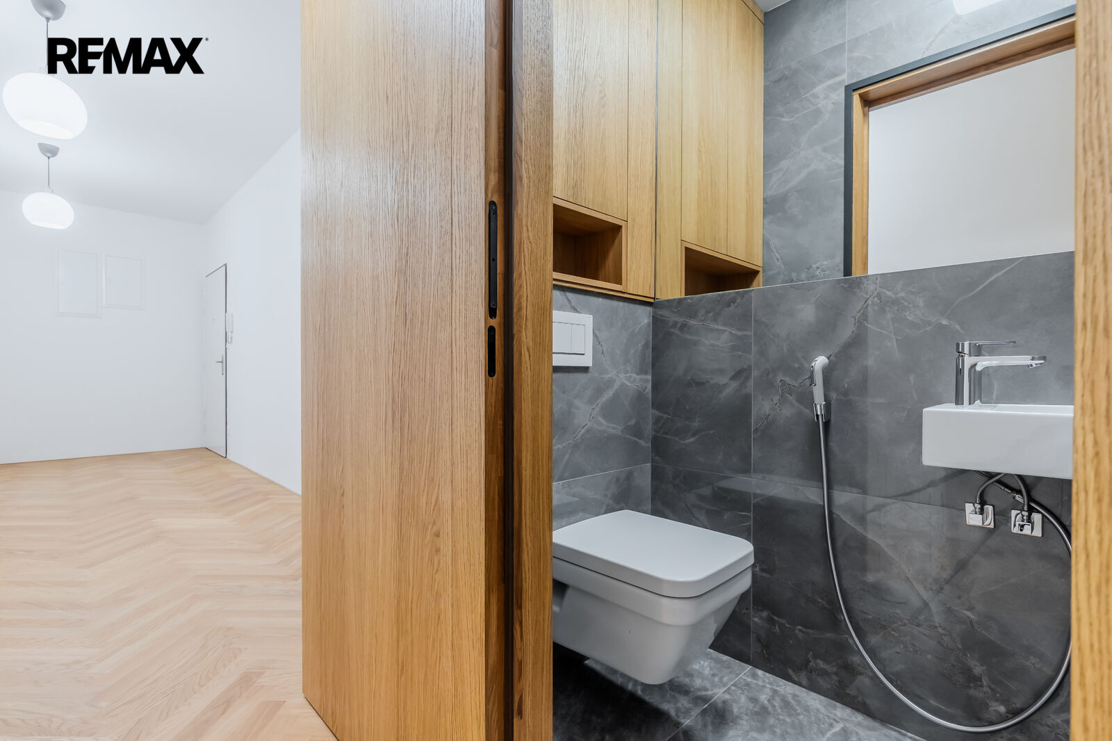 Prodej bytu 2+kk, 92 m2, Praha