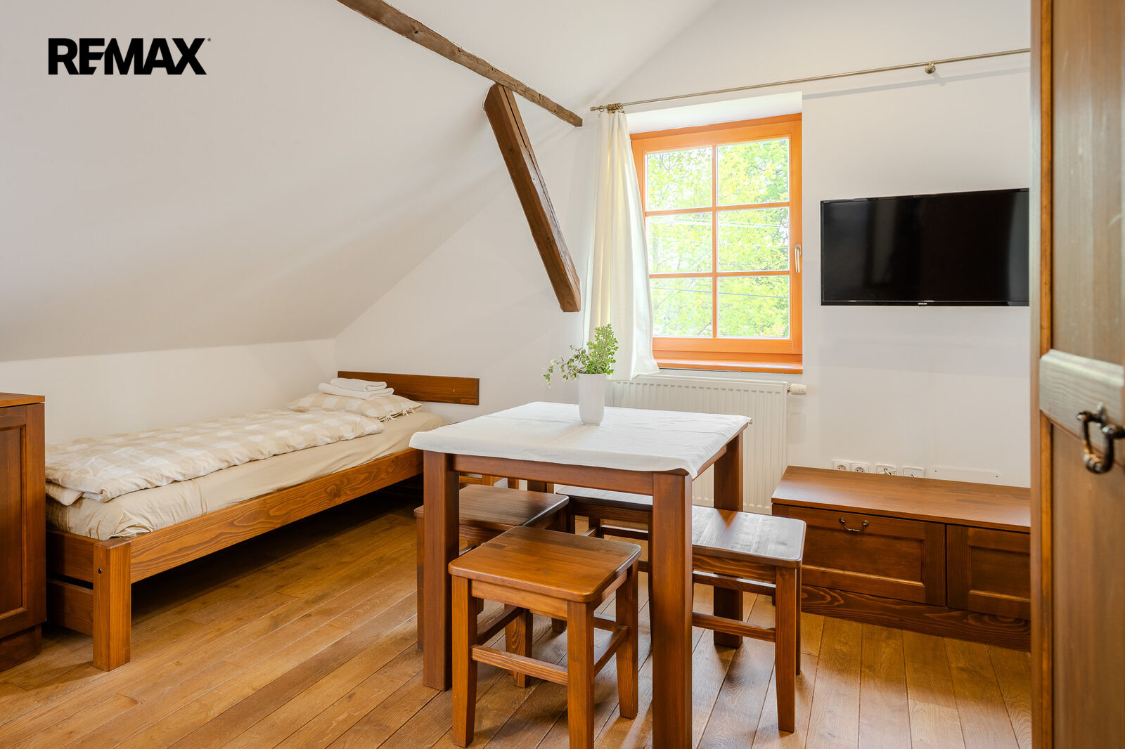 Prodej ubytovacího zařízení, 800 m2, Holetín