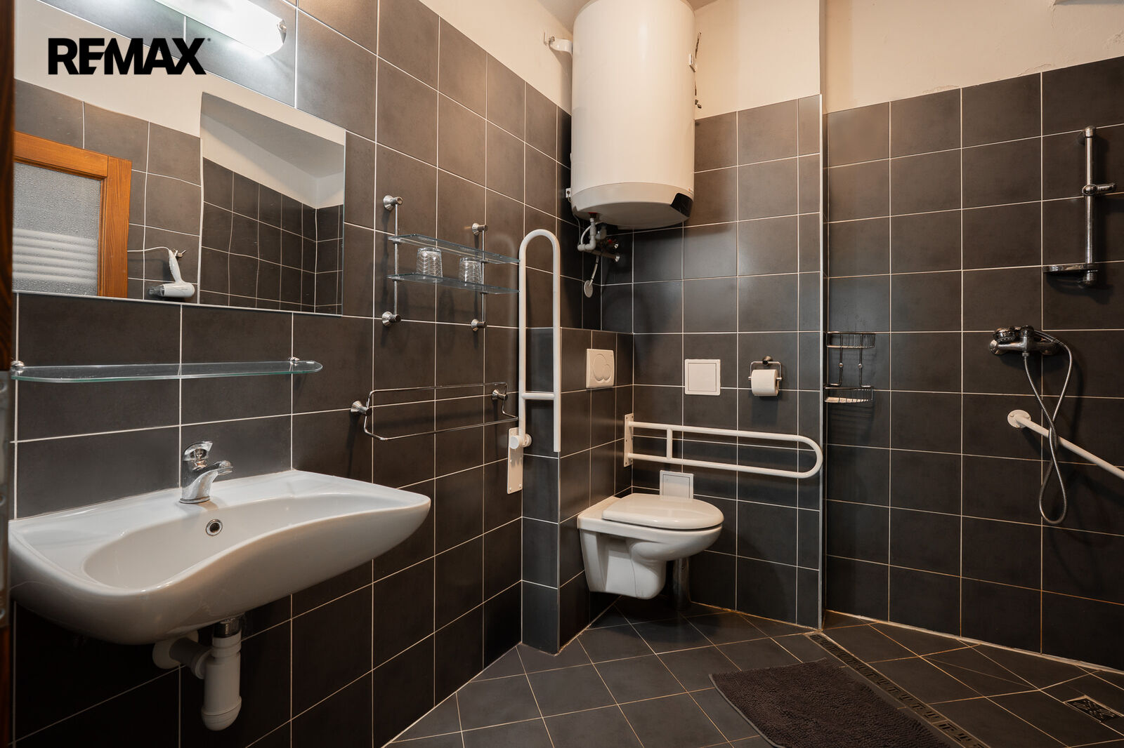 Prodej ubytovacího zařízení, 800 m2, Holetín