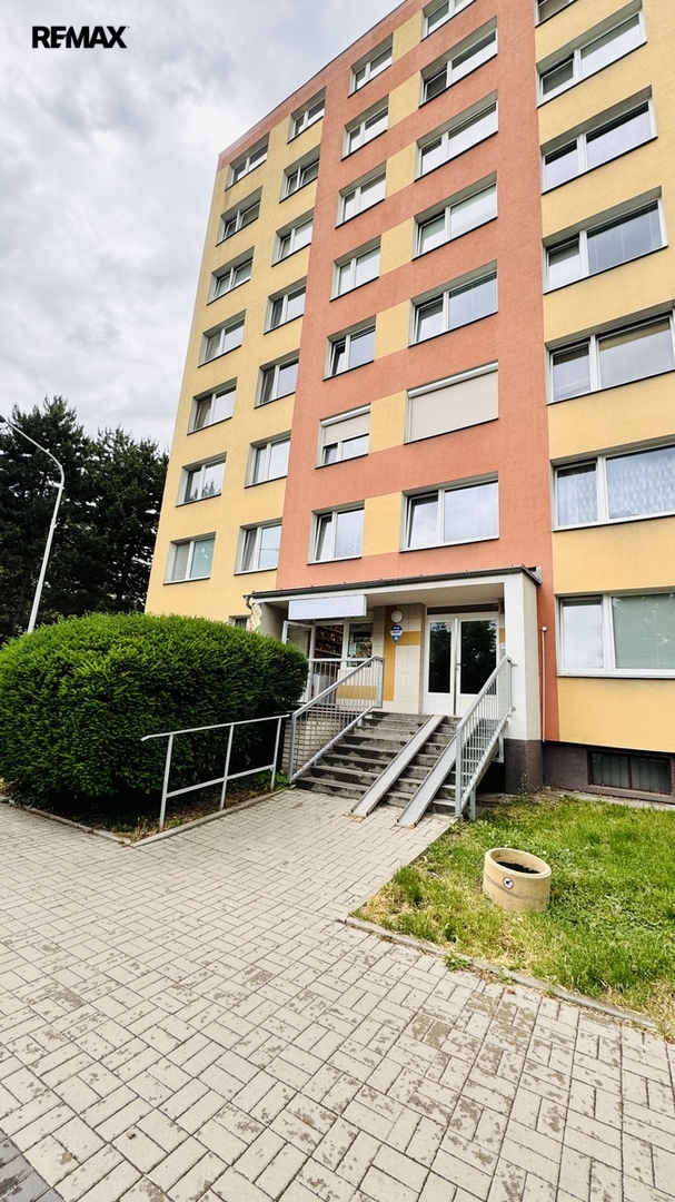 Pronájem komerčního objektu, 3476 m2, Praha 9 - Letňany