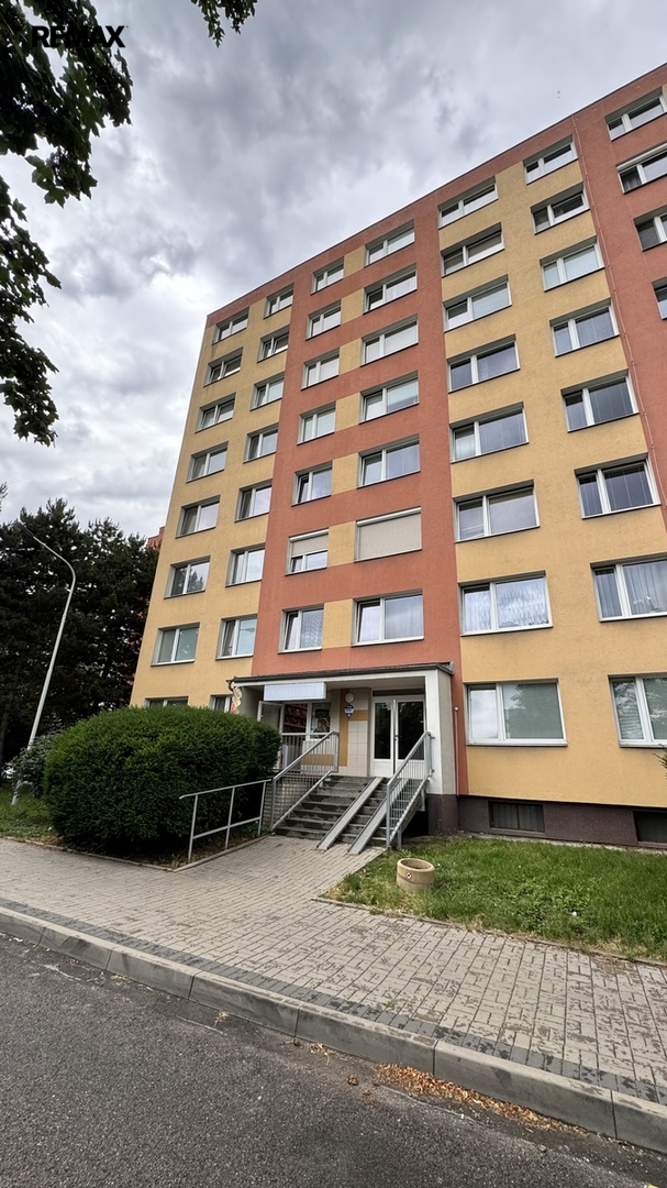Pronájem komerčního objektu, 3476 m2, Praha 9 - Letňany