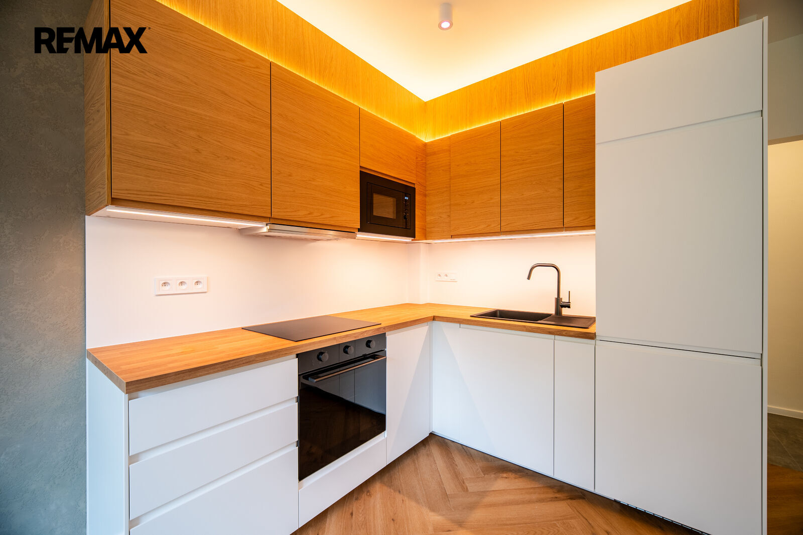 Pronájem bytu 2+kk, 39 m2, Praha