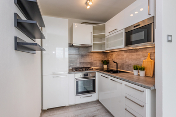 Prodej bytu 2+kk v družstevním vlastnictví, 41 m2, Praha 8 - Kobylisy