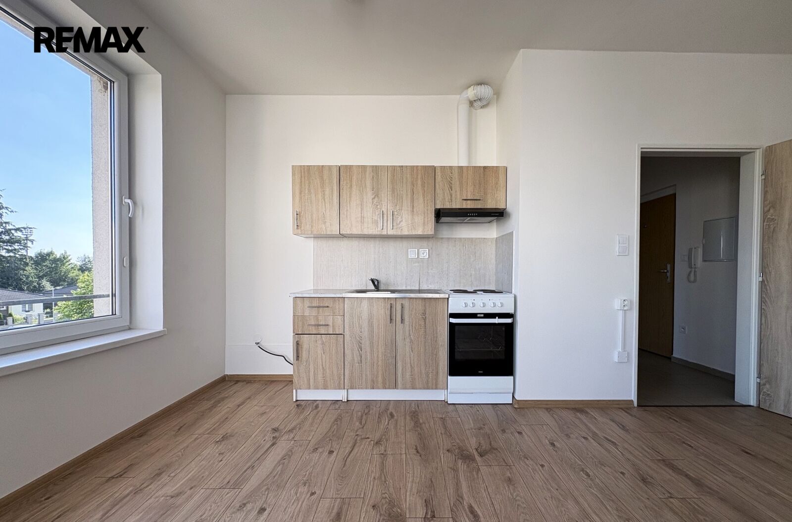 Pronájem bytu 1+kk v osobním vlastnictví, 38 m2, Velký Osek