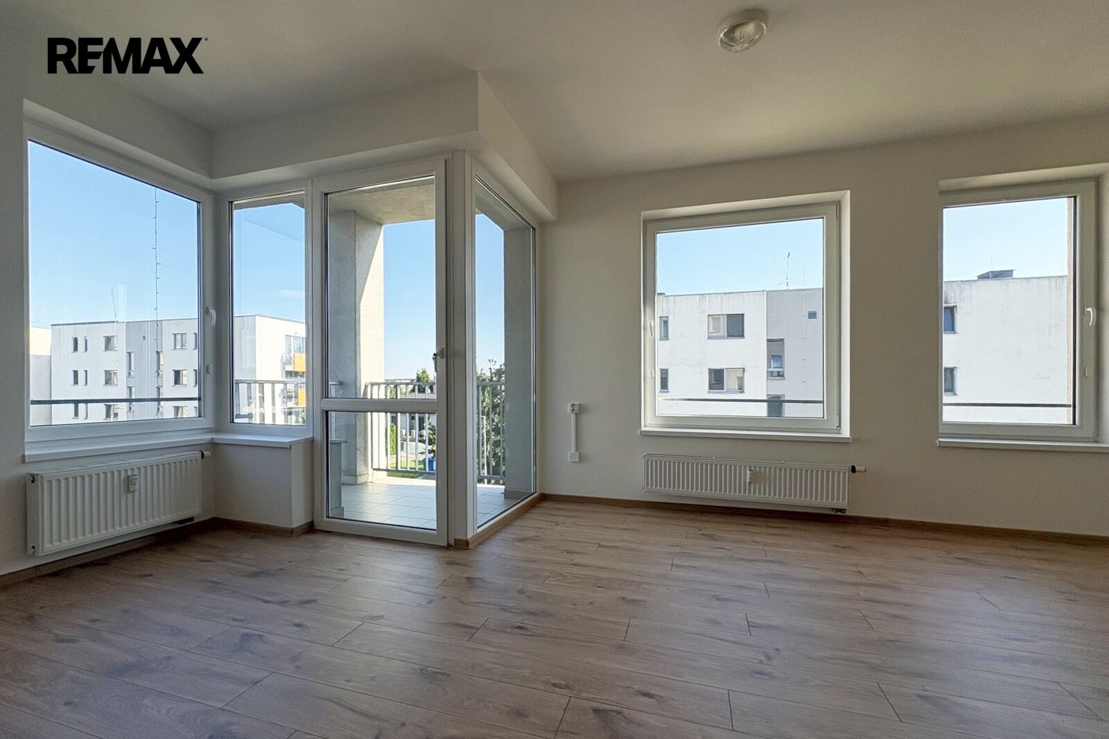 Pronájem bytu 1+kk v osobním vlastnictví, 38 m2, Velký Osek