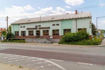 Prodej komerčního objektu, 1389 m2, Lipůvka